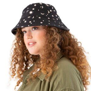 🔥3/$30 NIP TO THE MARKET Bucket Hat Celestial Moon & Star Print Retail $45.00